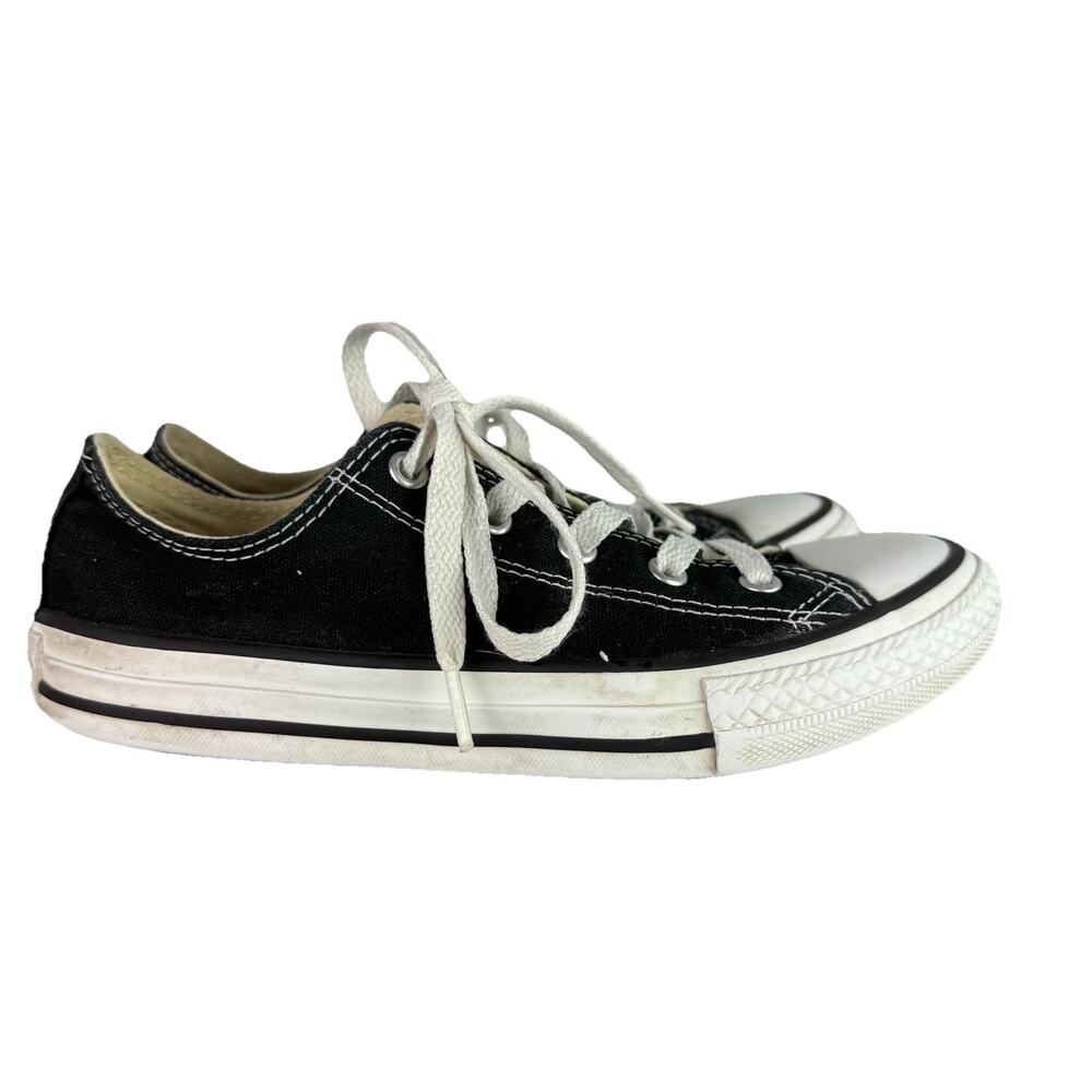 Converse All Star Chuck Taylor Youth Size‎ 2 Shoes Black White Low Top Sneakers